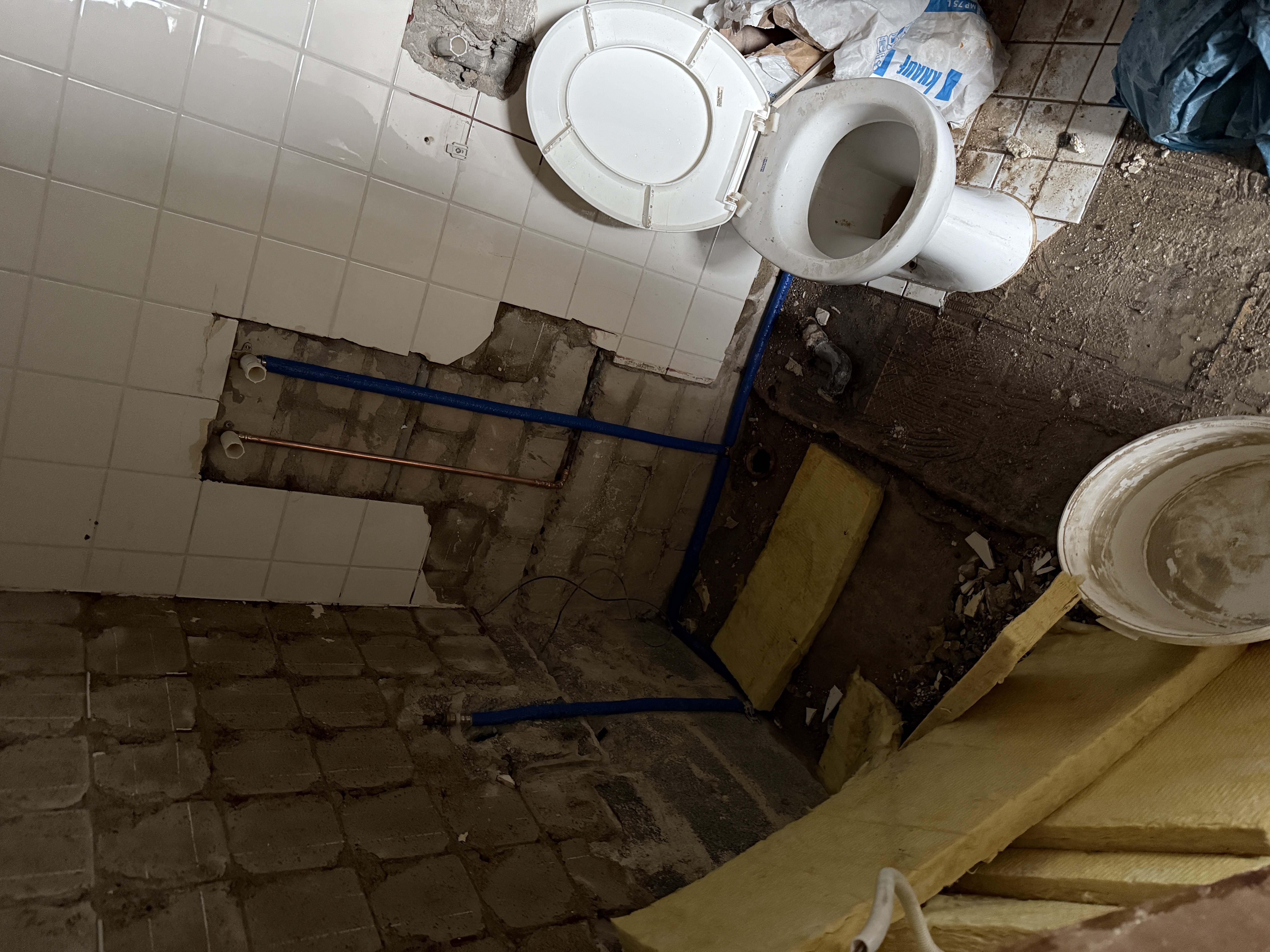 Walk-in-Dusche in Marmoroptik — Vorher · Trust NordBau, NRW · Deutschland