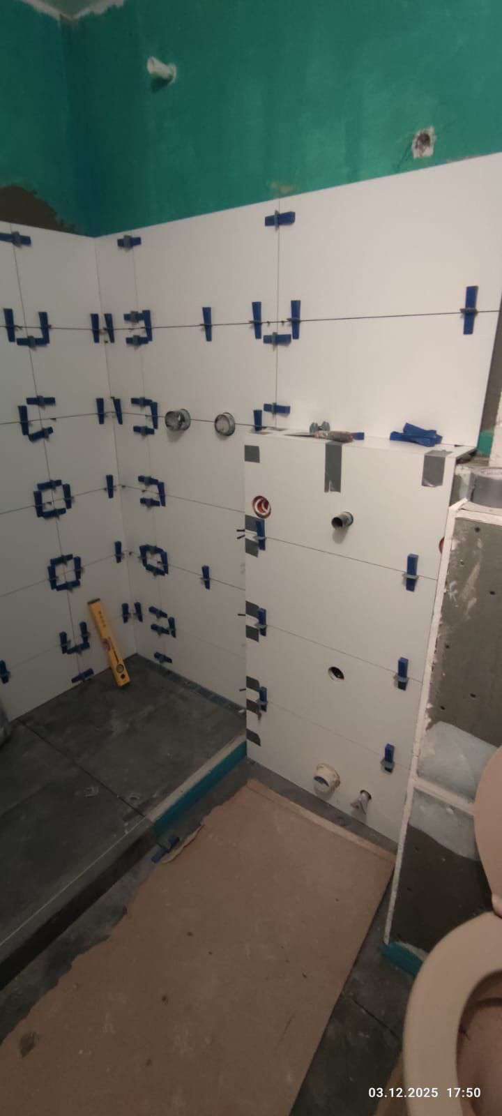 Fliesenmontage → fertige Dusche — Vorher · Trust NordBau, NRW · Deutschland